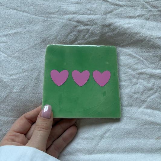Tegeltje | Groen - hartjes
