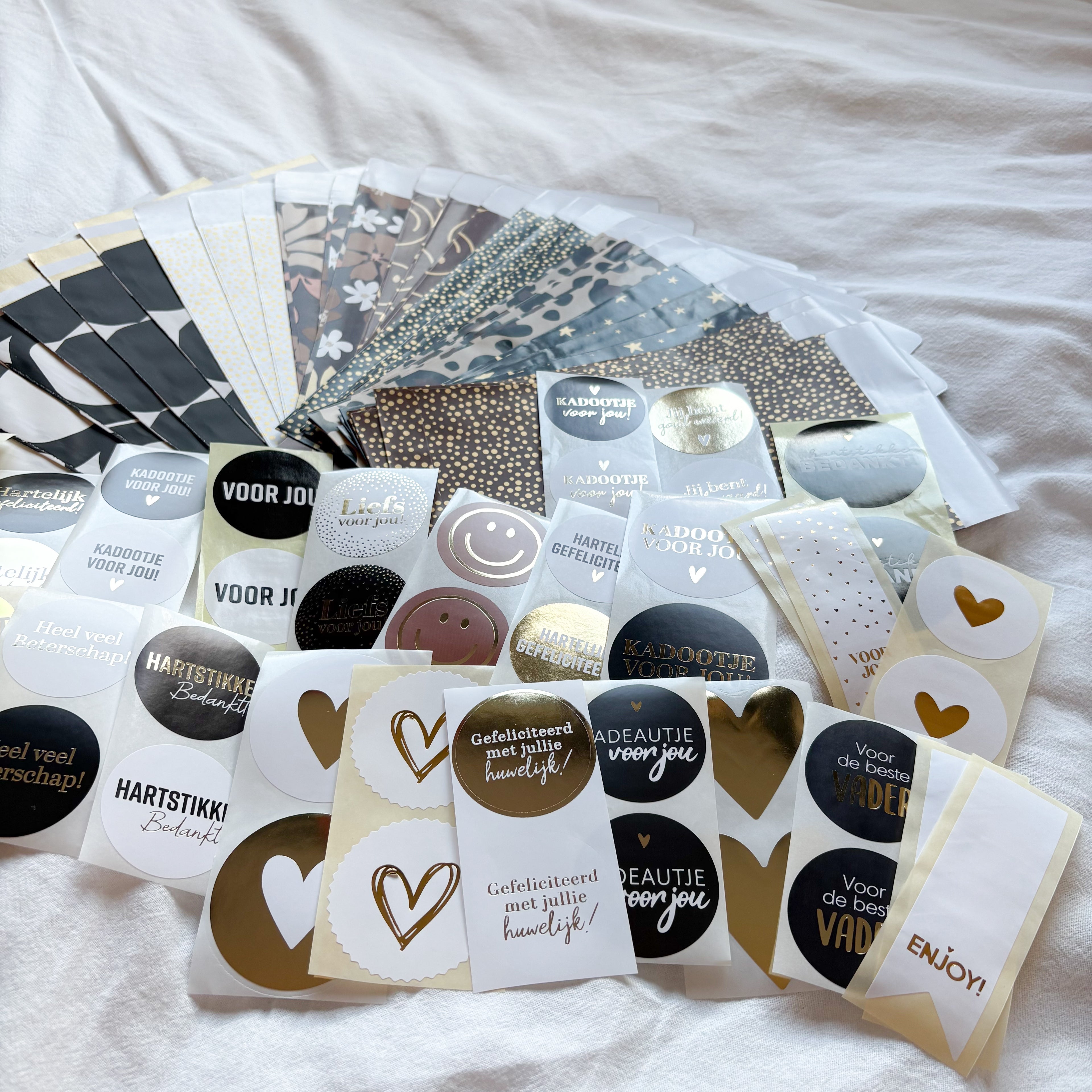 Inpakset | Zwart, wit, bruin en goud