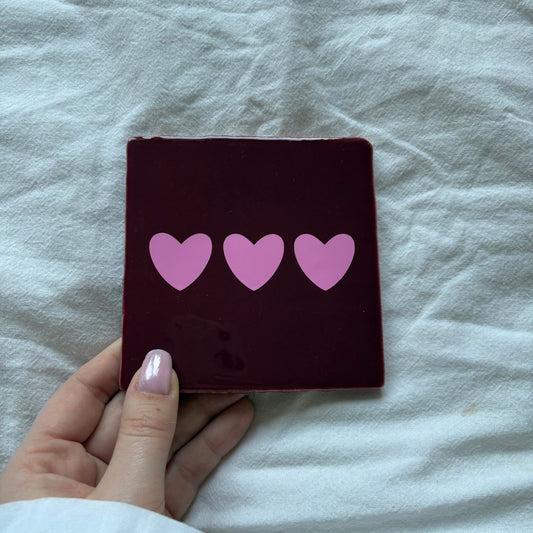 Tegeltje | Rood - hartjes